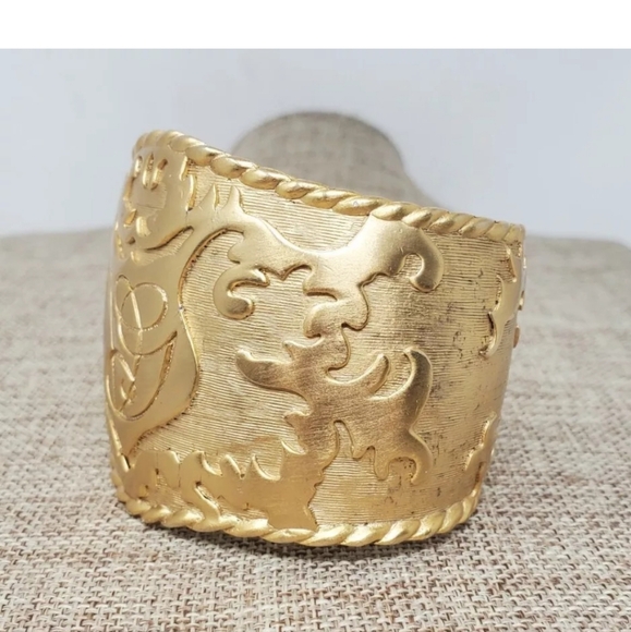 Vintage 1980s/1990s VALENTINO Garavani Cuff Bracelet Monogrammed Crest - Picture 3 of 6